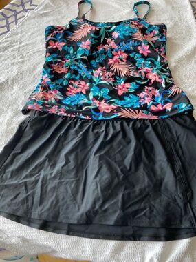 Christina 2 piece bathing suit new without tags, never worn size 18